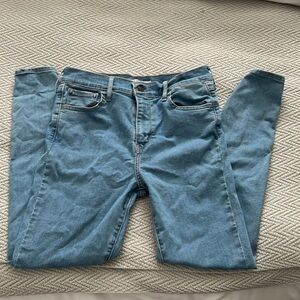 Perfect condition Levi’s high rise super skinny jean 720